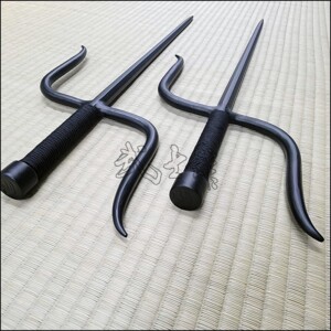 Sai 8 - Black finish with black cord